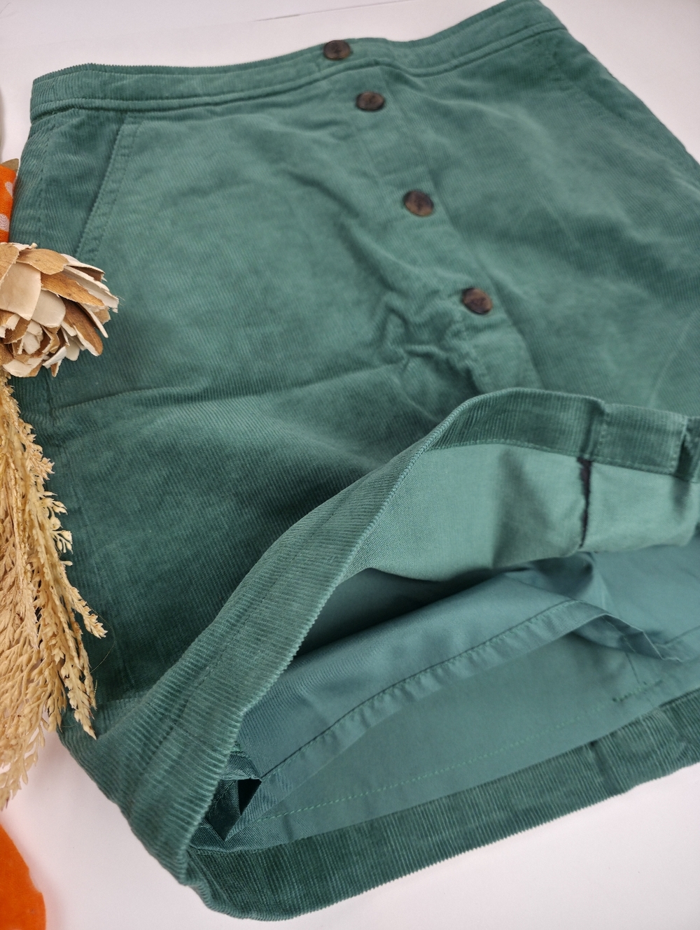 J. Crew Green Corduroy Button Detailed Lined  Skirt Sz 2 - Picture 4 of 9